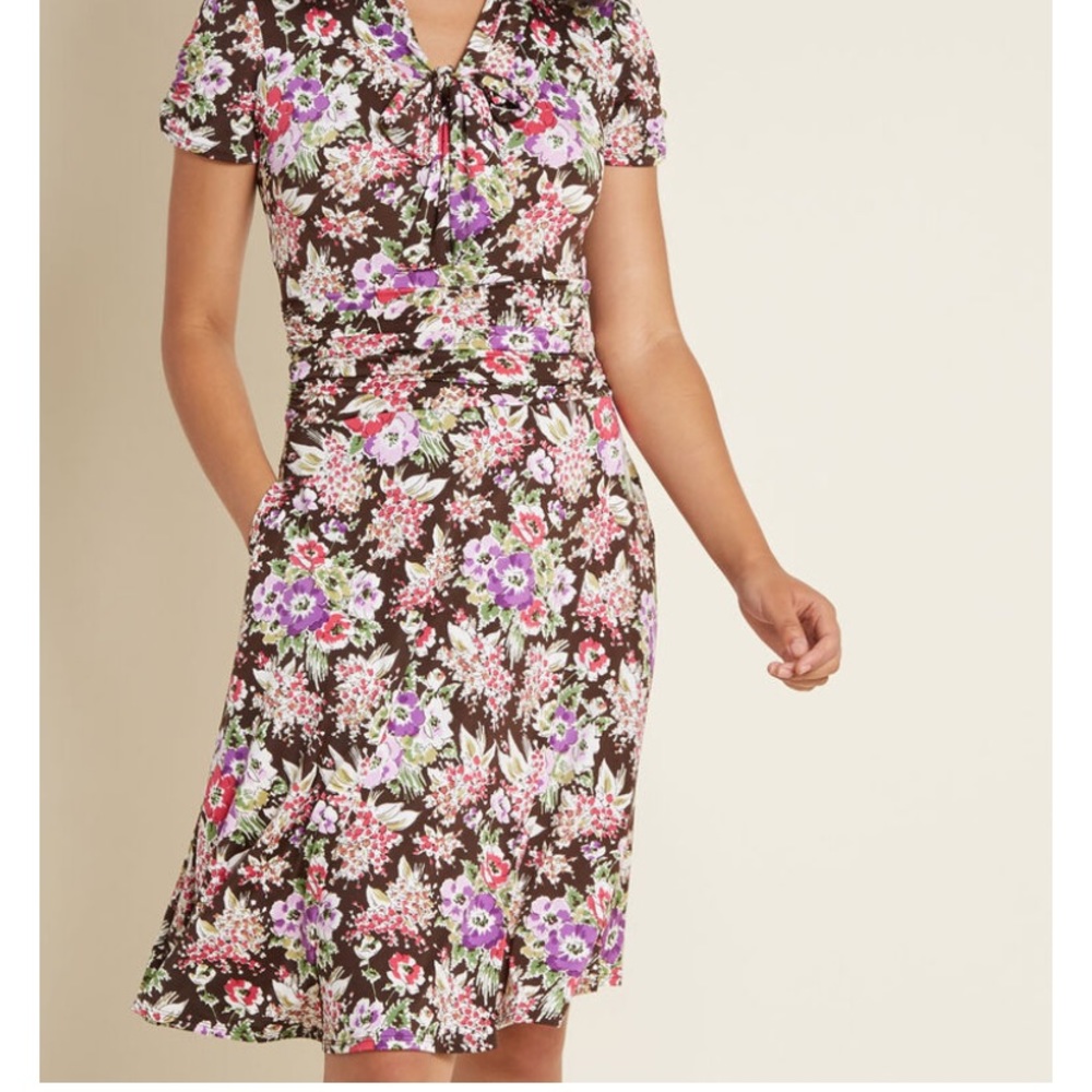 Retrolicious ModCloth stretch knit dress 1940s